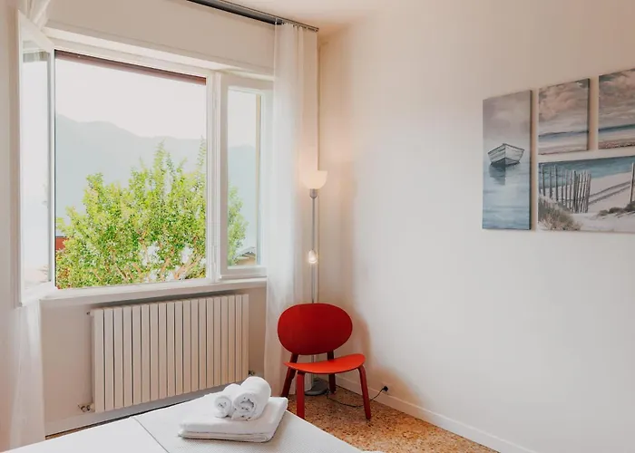 39 Moltrasio, בית נופש